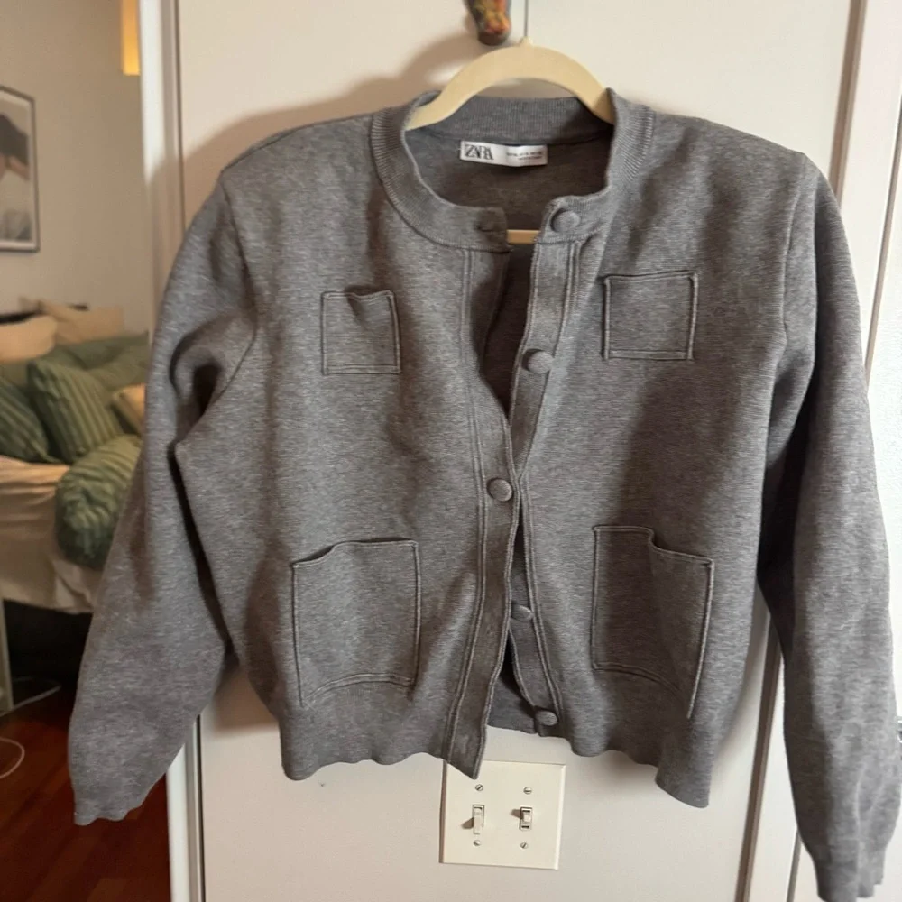 ZARA shoulder pad knit grey cardigan - Picture 2 of 5